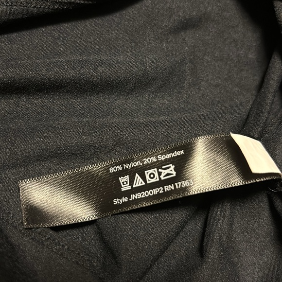 Lot of  Basic Tank tops - Picture 9 of 15